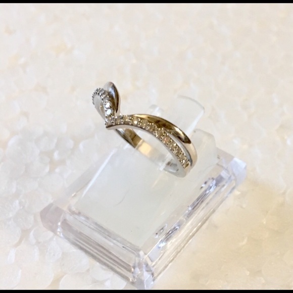 White Diamonds (Kay’s) - Picture 3 of 8